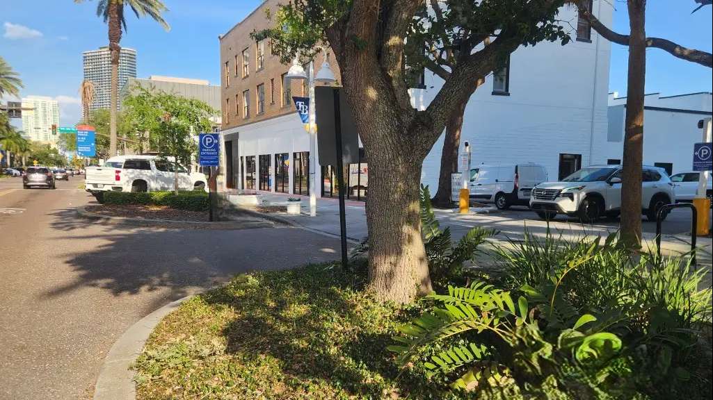 900 Central Ave Parking