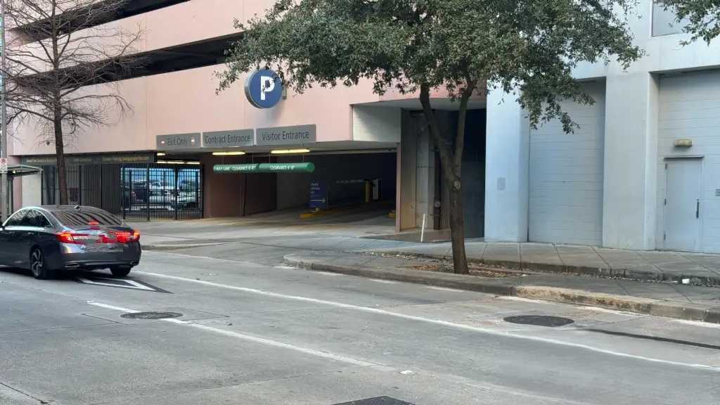 777 Clay St - Parking