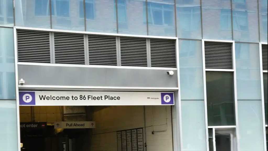 86 Fleet Pl. - Garage