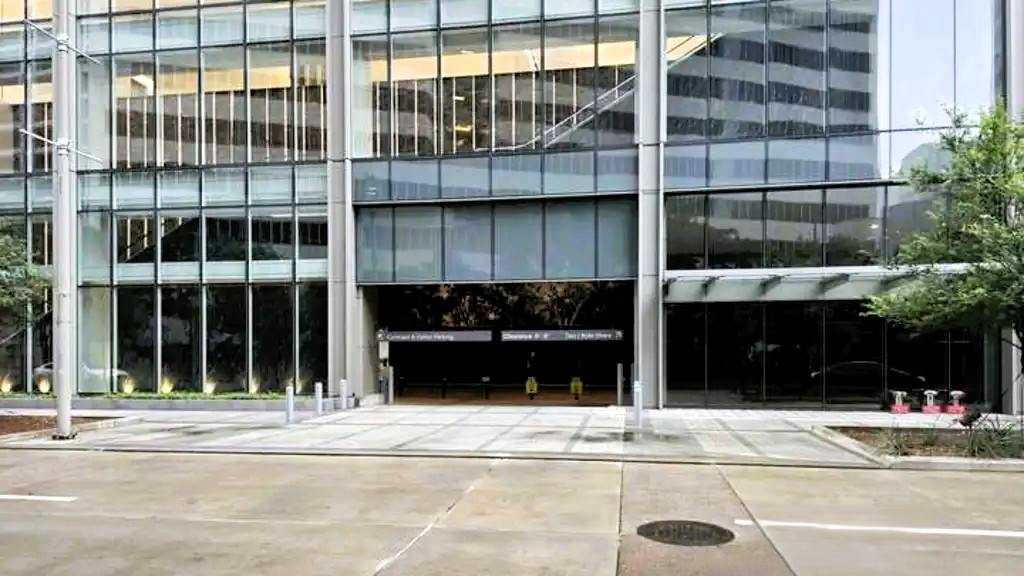 2 Houston Center Garage - 909 Fannin St