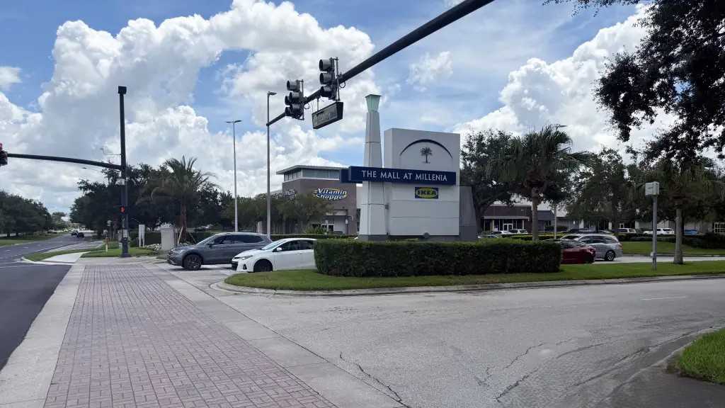 4200 Conroy Rd. - The Mall at Millenia Lot