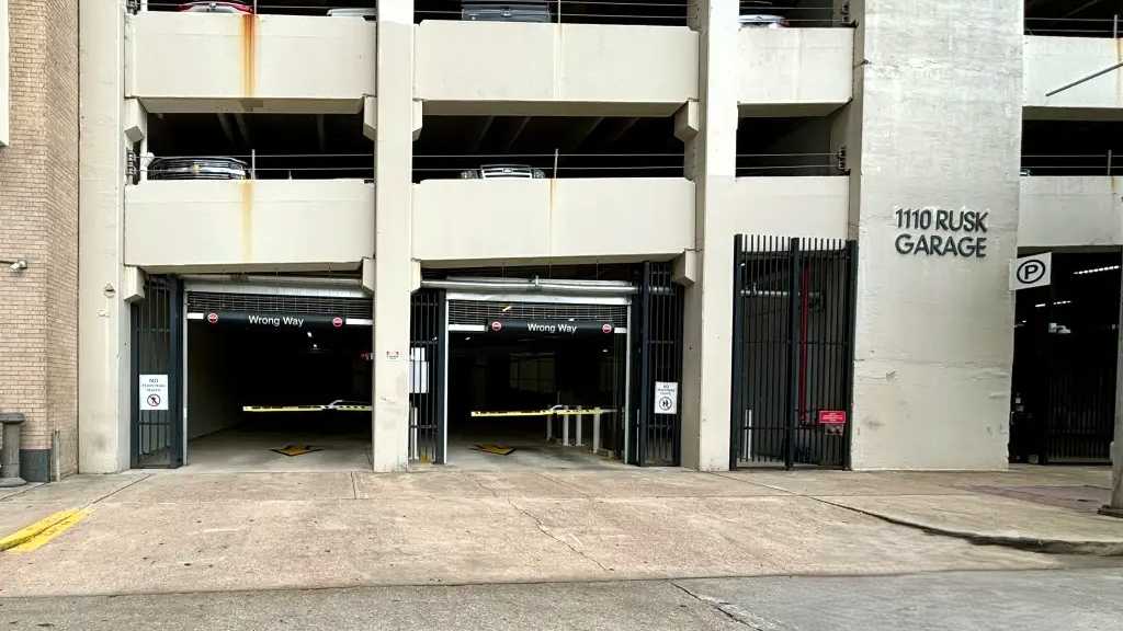 Rusk Garage - 806 San Jacinto St (1110 Rusk St)