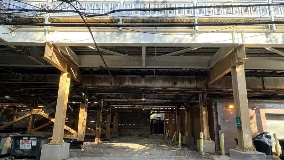 944 W Armitage Garage