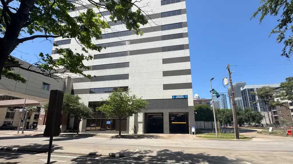 (M) MEDICAL PLACE ONE GARAGE - (1315 St. Joseph Pkwy.)