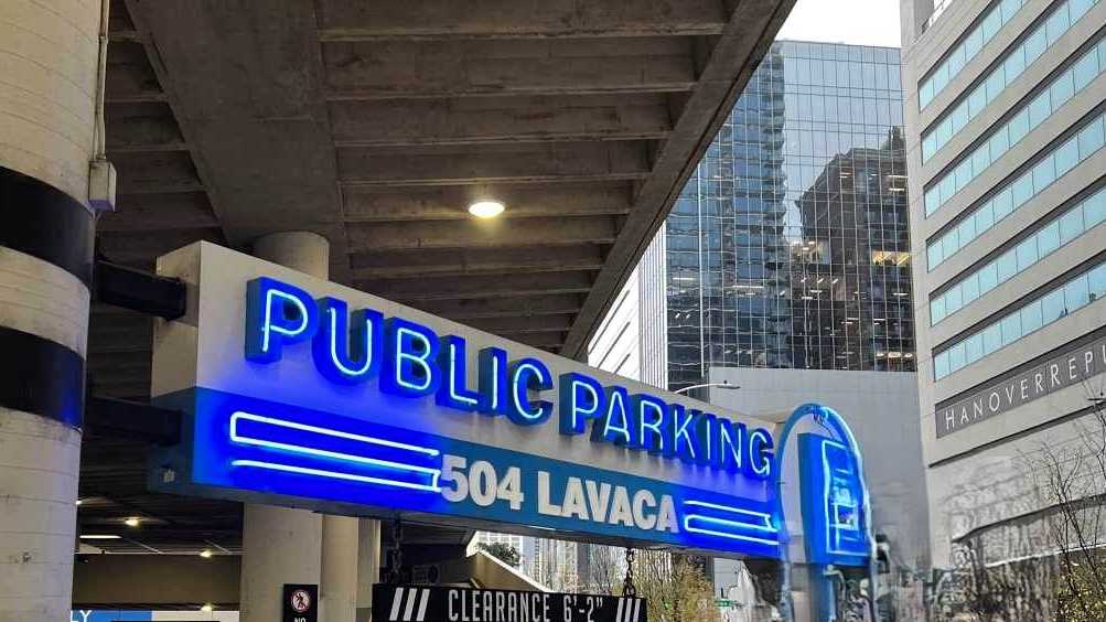 (M) 368 W 5th St. (504 Lavaca St.) - Lavaca Plaza Upper Garage