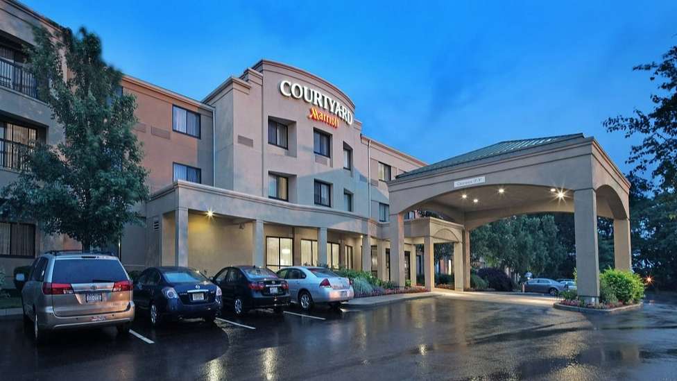 Courtyard by Marriott Providence Warwick PVD Airport Parking