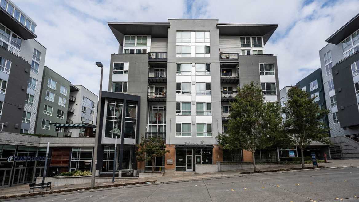 10688 NE 10th St Parking