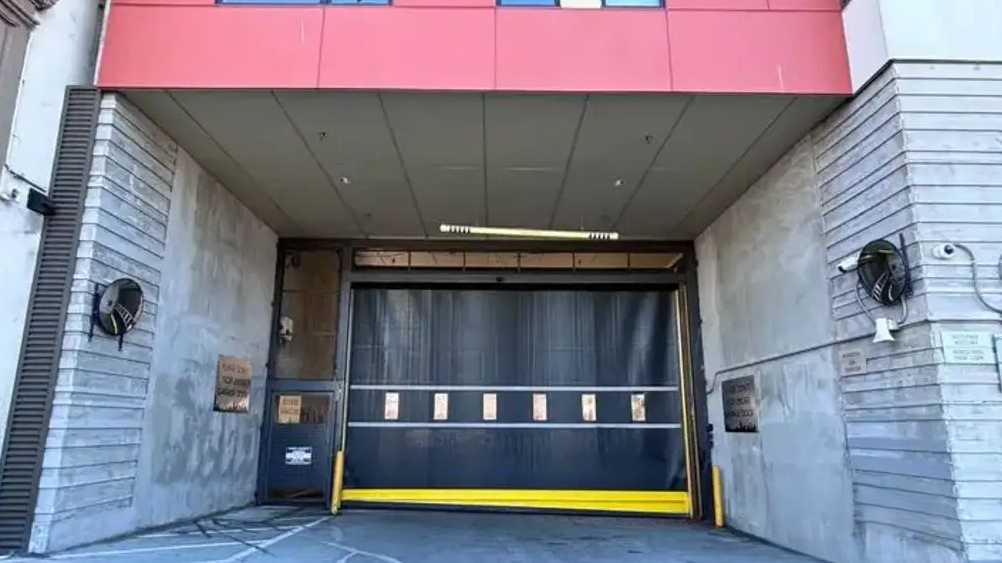 400 S Jackson St Parking