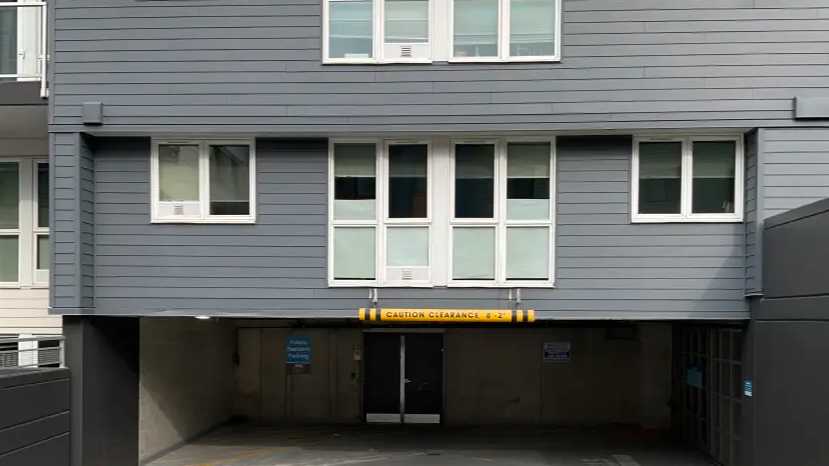 535 Pontius Ave N Parking