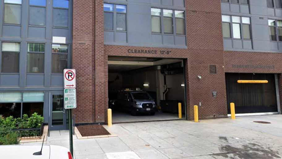 61 Pierce St NE Parking