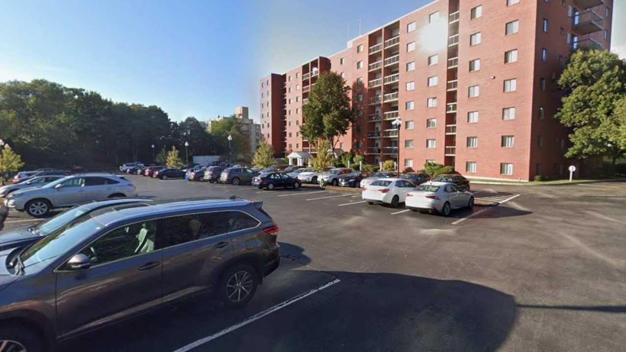 290 Quarry St Parking