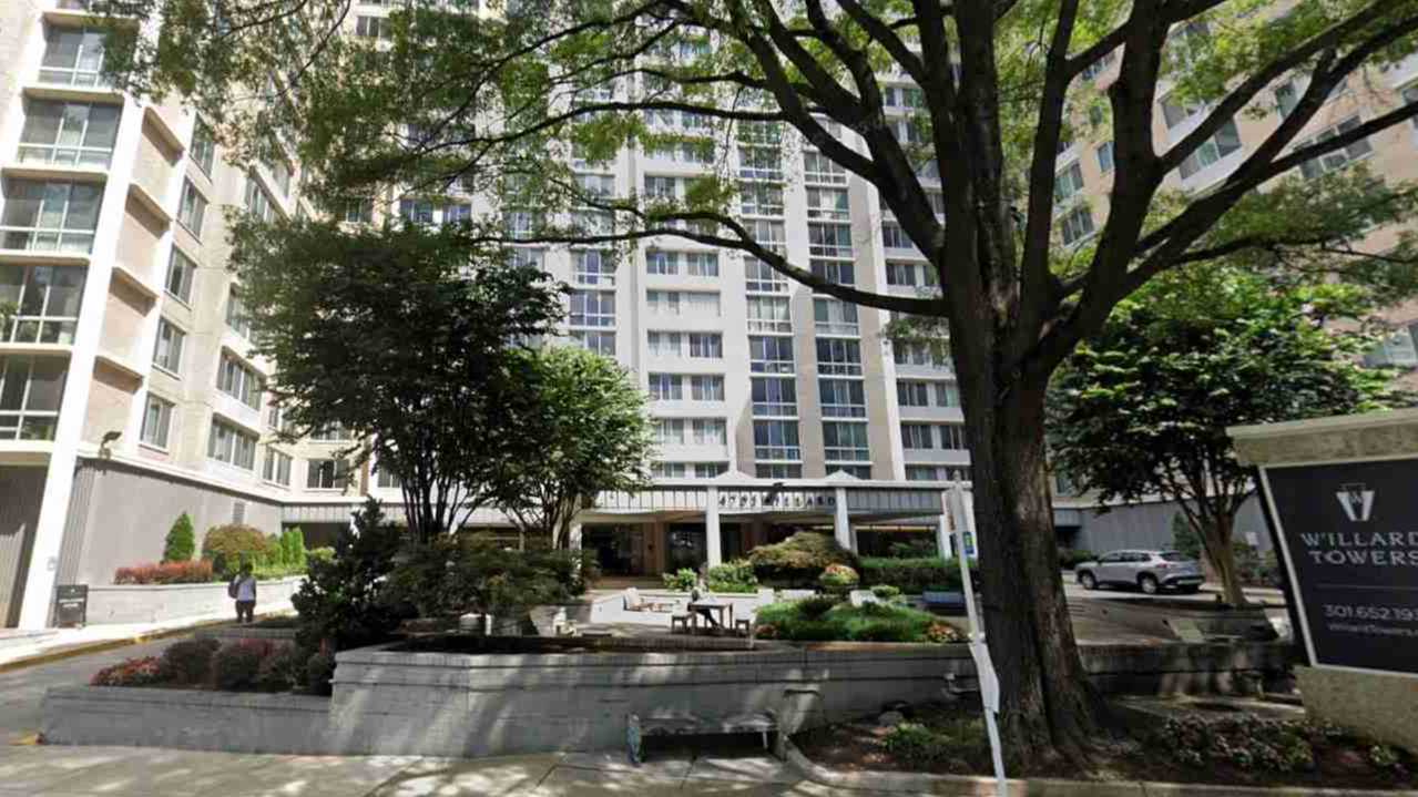 4701 Willard Ave - Willard Towers Parking