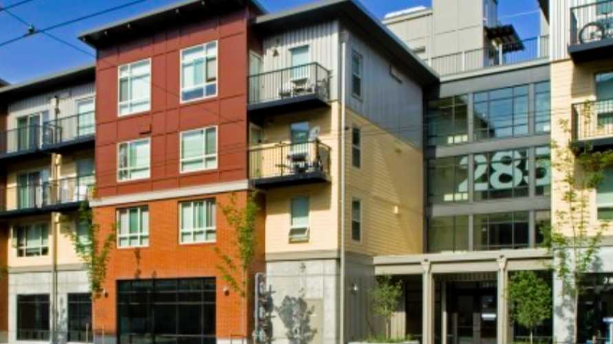 2851 Eastlake Avenue East Parking