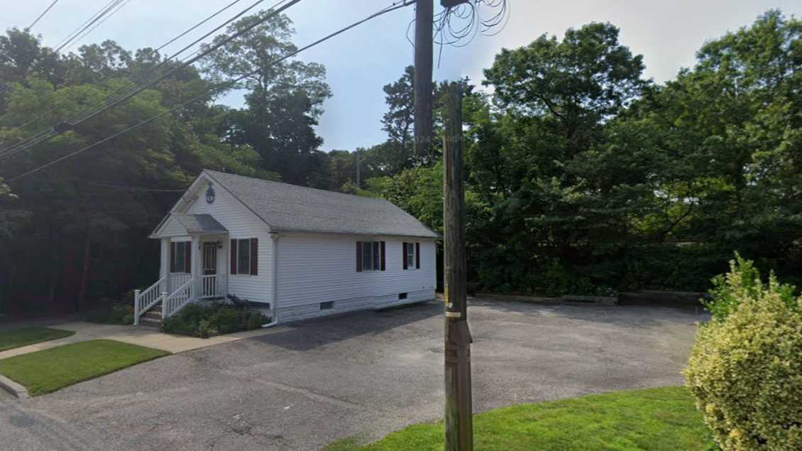 474 Long Island Ave Parking