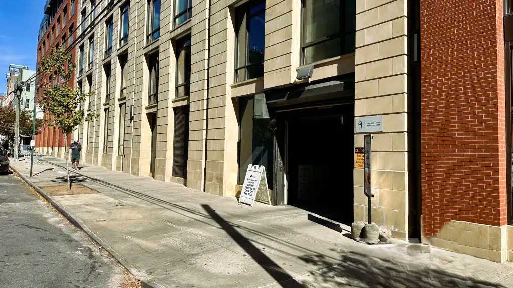 101 Bedford Ave Parking