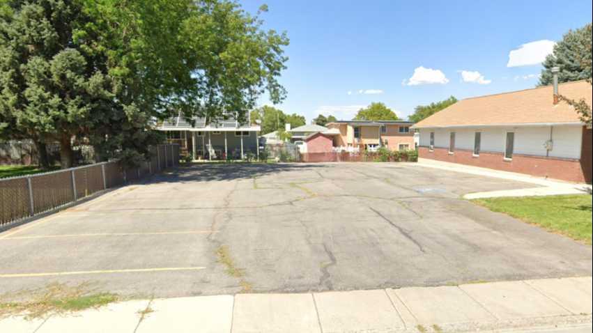 4594 W Volta Avenue Parking