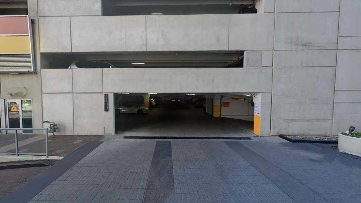 801 W 5th St Parking - The Monarch by Windsor