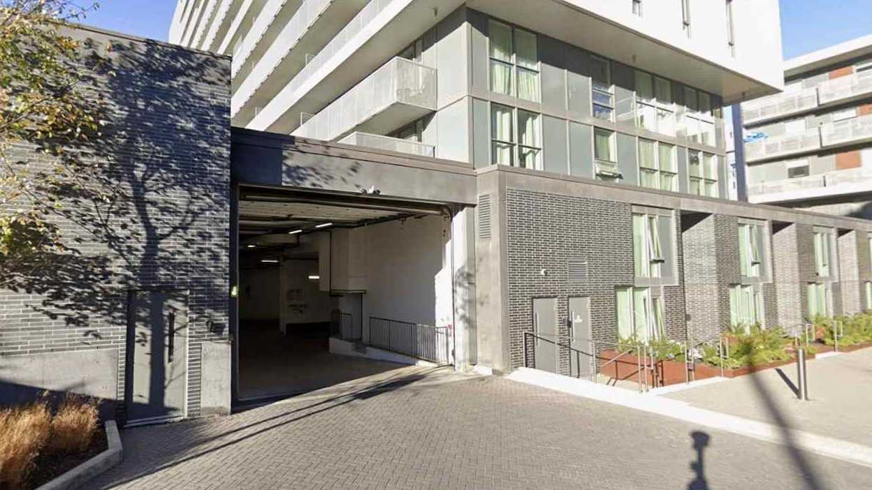 255 Ranee Ave Parking