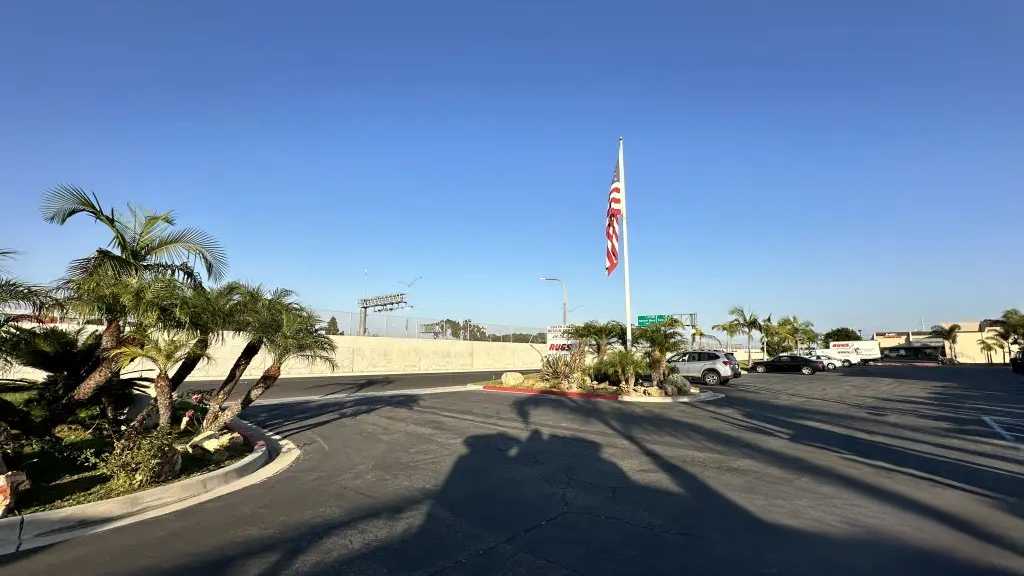 10700 Spencer Ave Parking