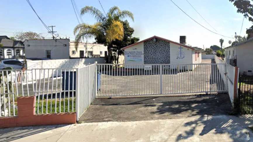 11906 Willowbrook Ave - Iglesia Nueva Apostolica Los Ángeles Parking