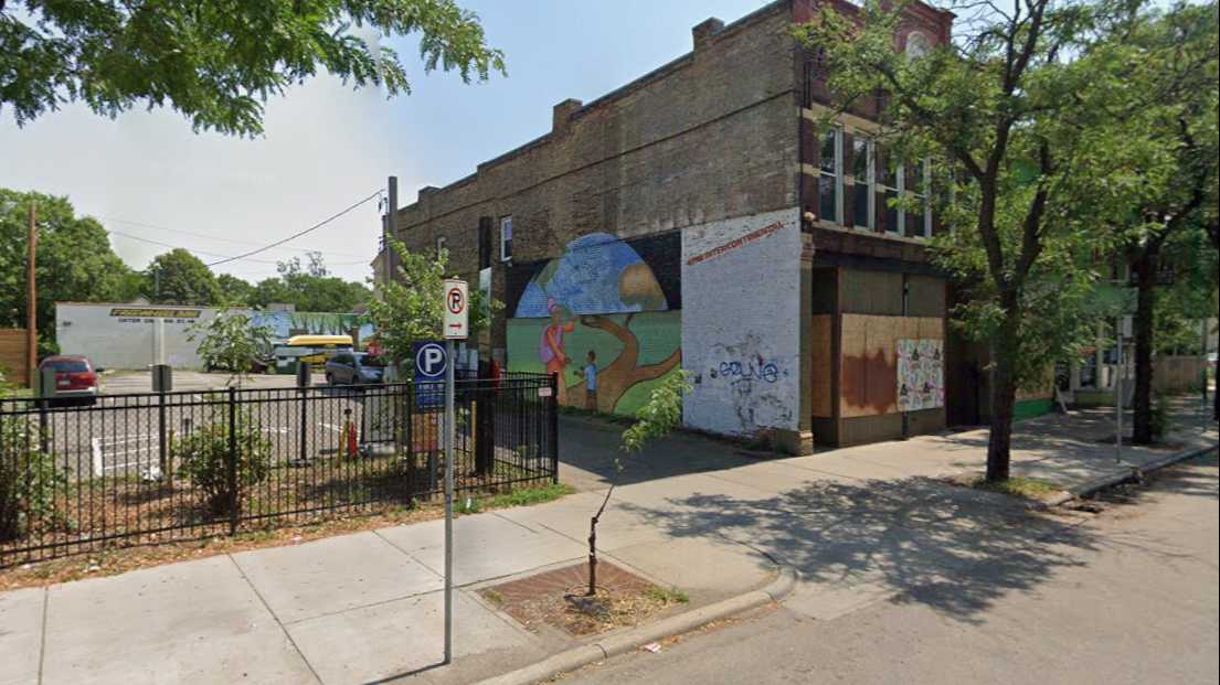 519 Cedar Ave S Parking