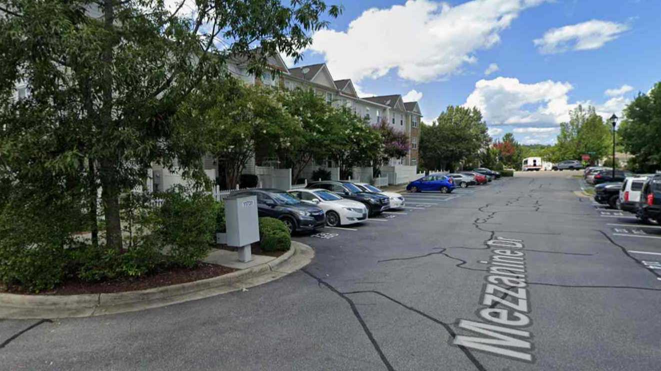 11731 Mezzanine Dr Parking