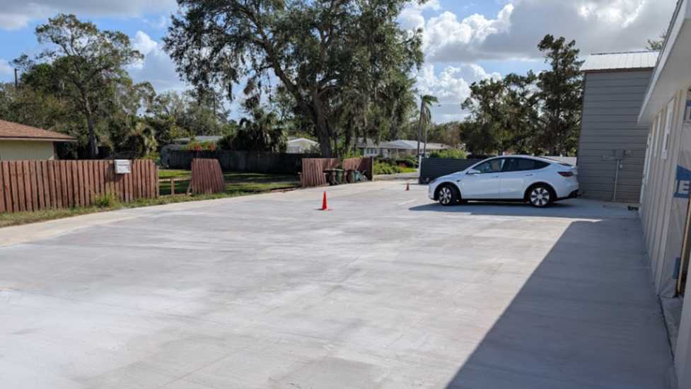 2915 Parandor Pl Parking