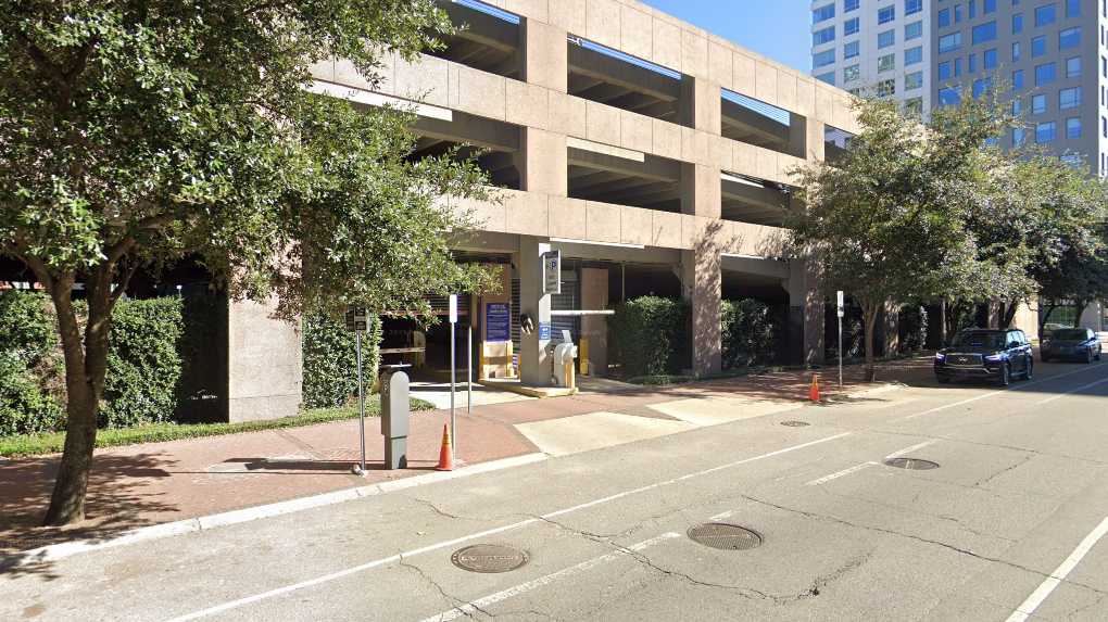 600 Loyola Ave - P199 Parking