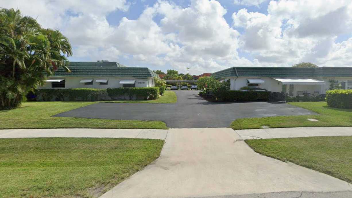 3221 Meridian Way S Parking