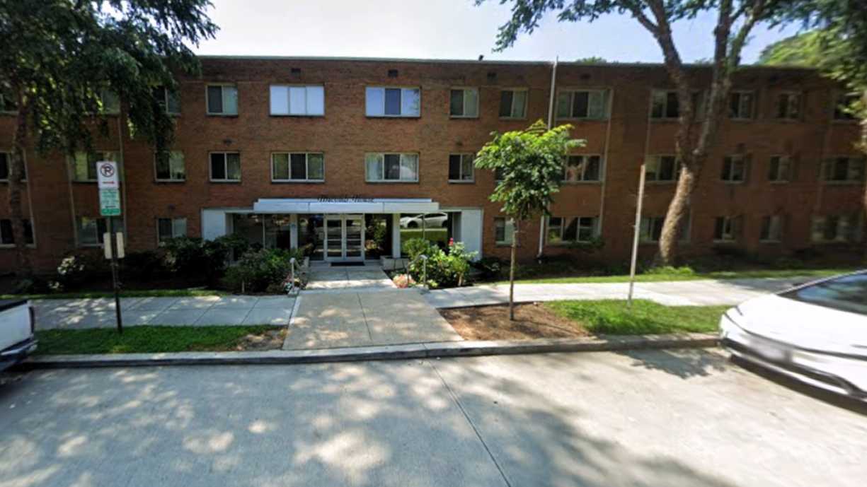 2710 Macomb St NW Parking