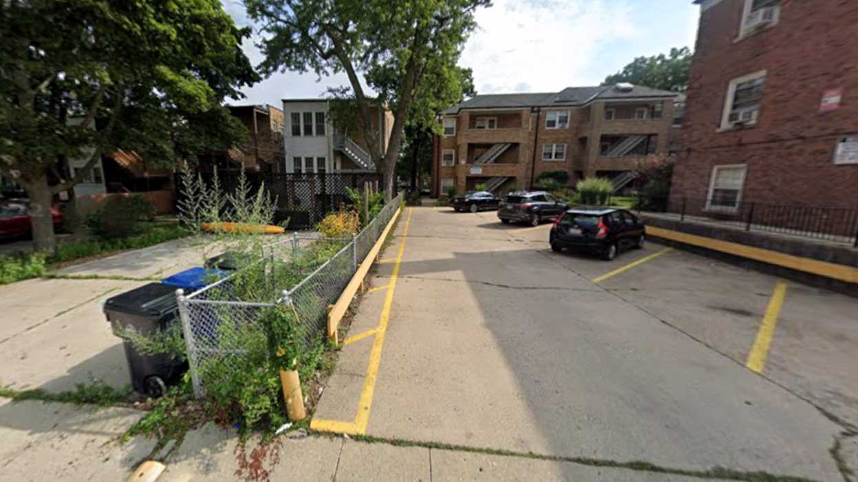 303 Ridge Ave Parking