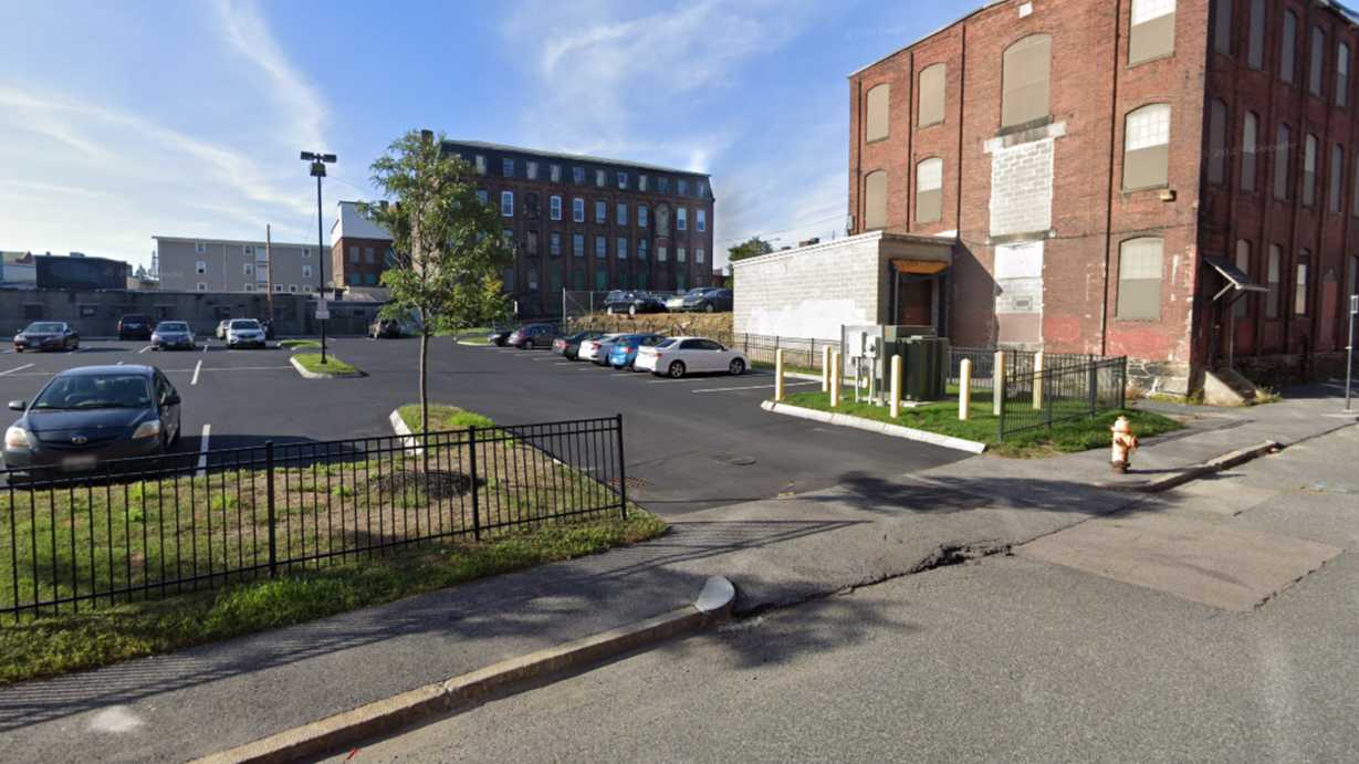 65 Beacon St Parking