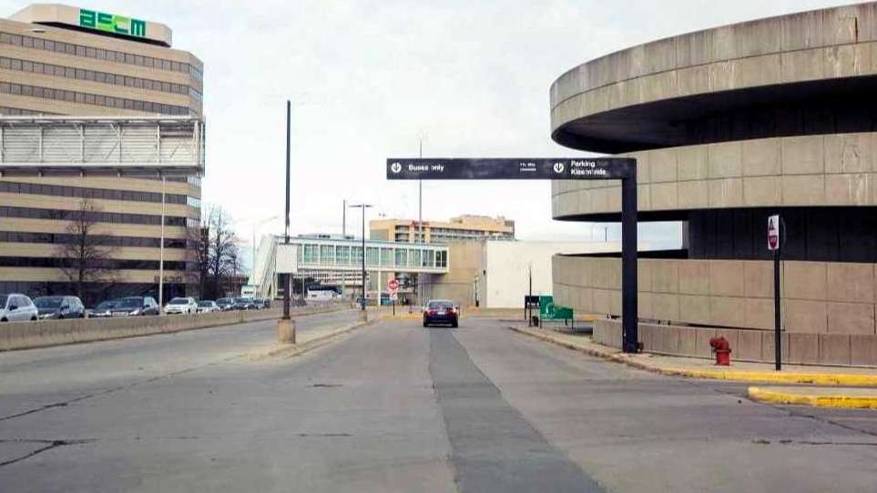 5800 N Cumberland Ave - CTA Blue Line Parking