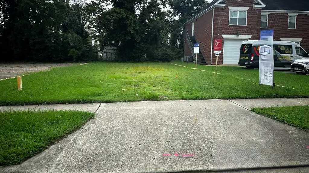 318 37th St. - Martha Lot