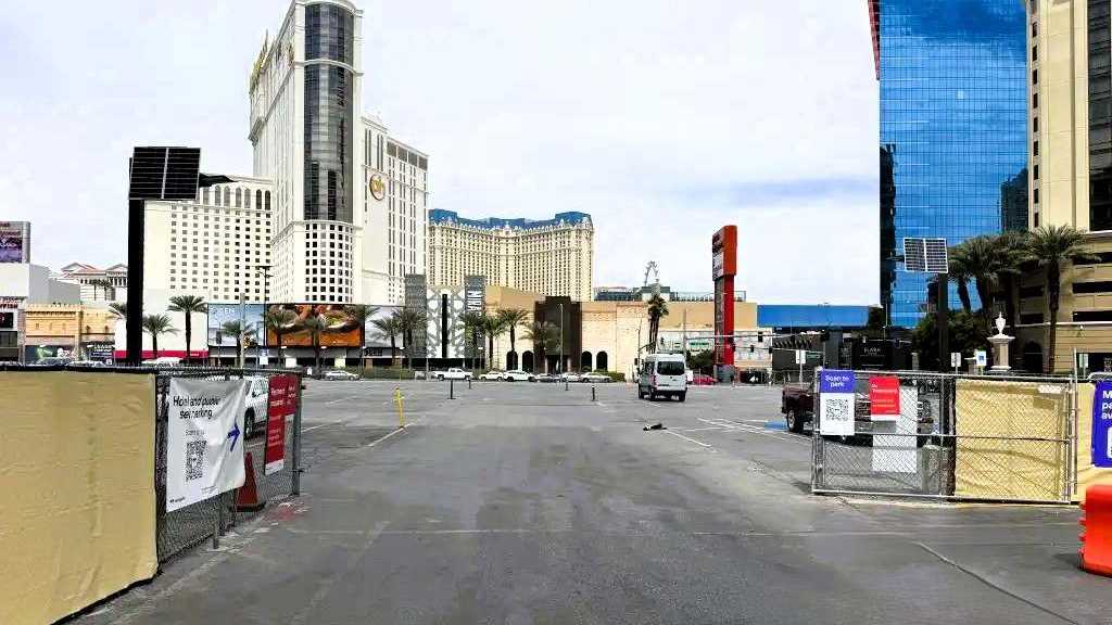 3725 S Las Vegas Blvd - HARMON SURFACE LOT