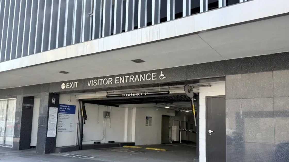 671 Cochran Ave. (5455 Wilshire Blvd.) - Miracle Mile Tower Garage