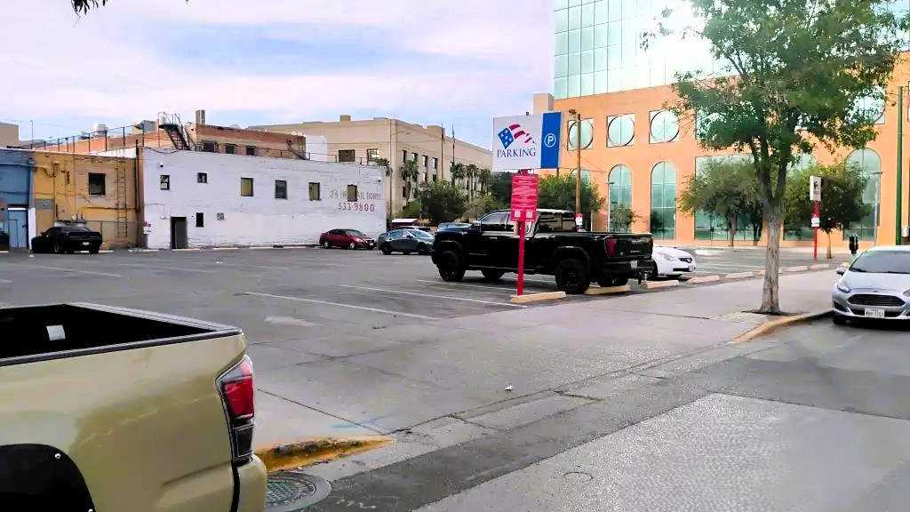 Lot 6901 - Andreas Lot - 425 E. Overland Ave.