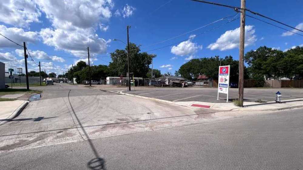 Dallas - Lot 452 - 1000 Fletcher St.