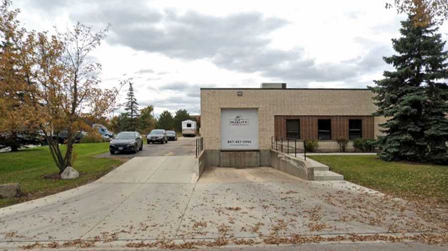 2328 Hammond Dr Parking