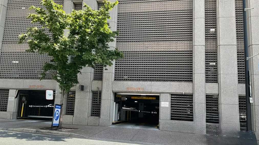 160 S. Poplar St - KBS Carillon Garage