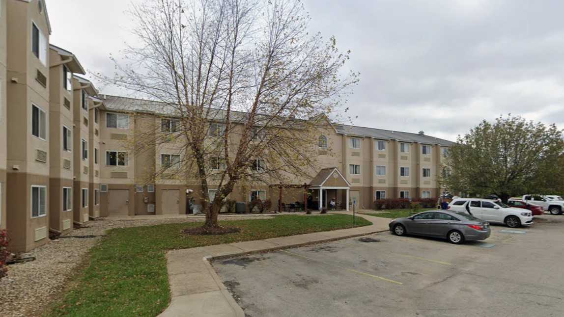 1221 Kentucky Mills Dr Parking