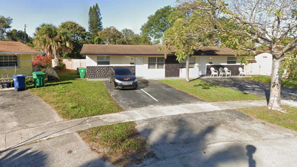 1503 Northwest 54th Terrace Parking