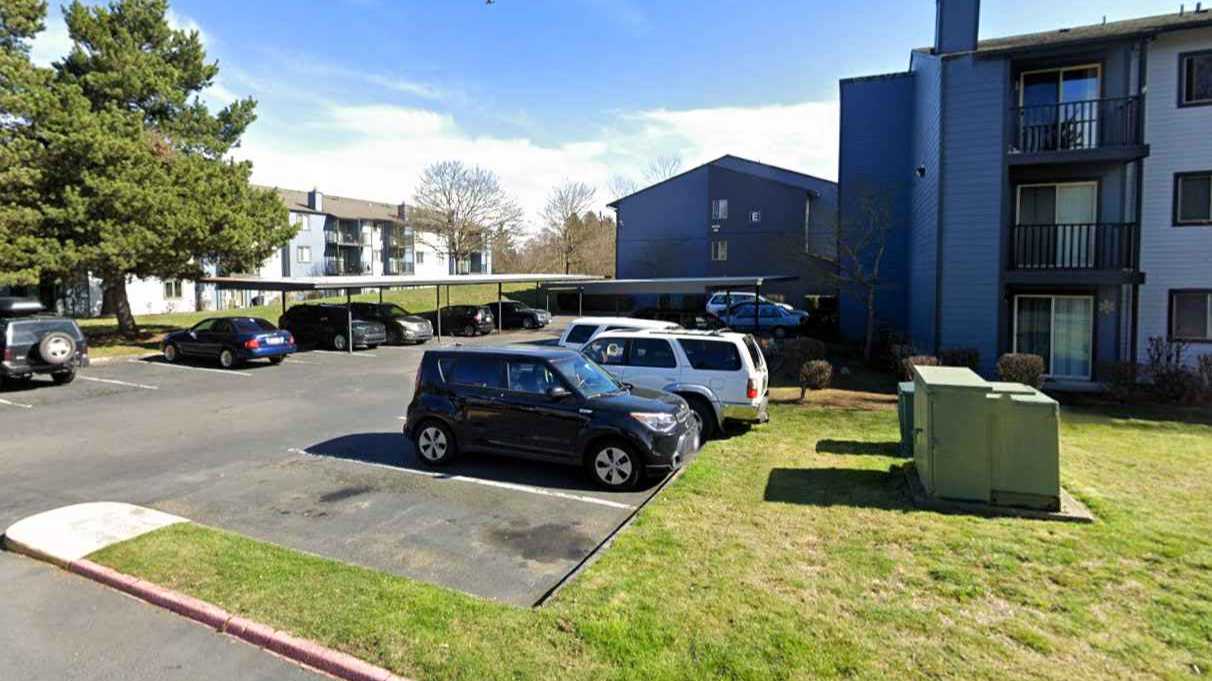 12601 8th Ave W Parking