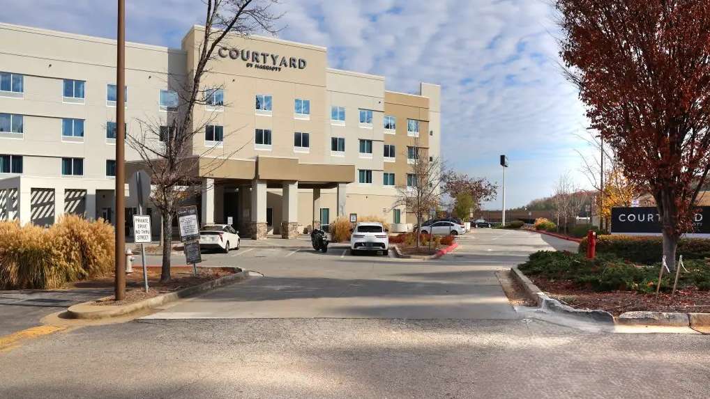 540 Greers Chapel Dr NW - Courtyard Atlanta Kennesaw Lot