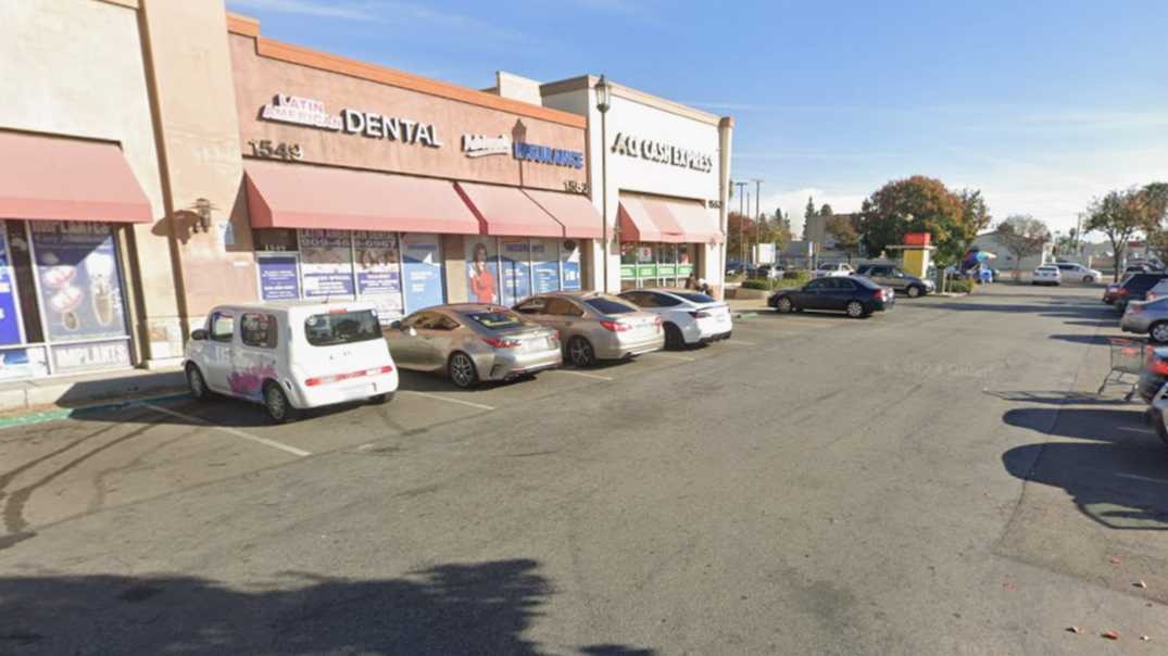 1553 E Holt Ave Parking