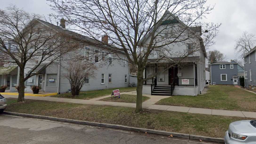 2006 Maple Ave Parking