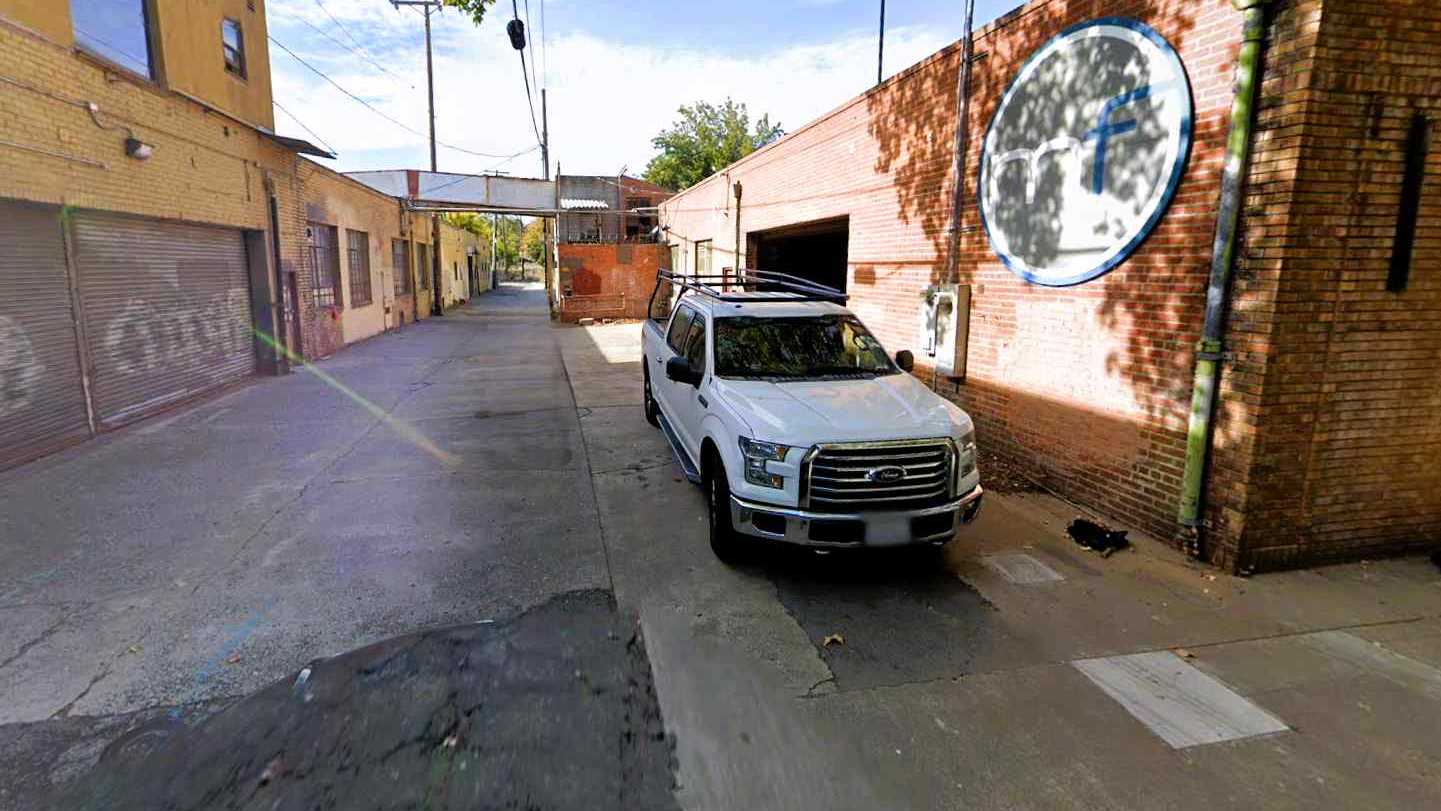 320 Alhambra Blvd Parking