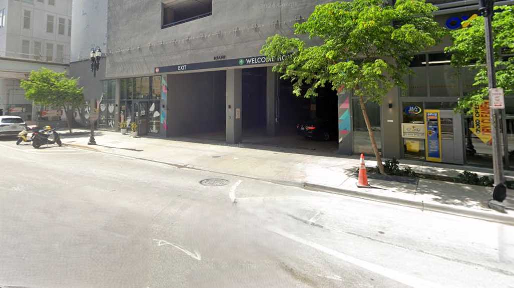 243 Northeast 3rd Street Parking