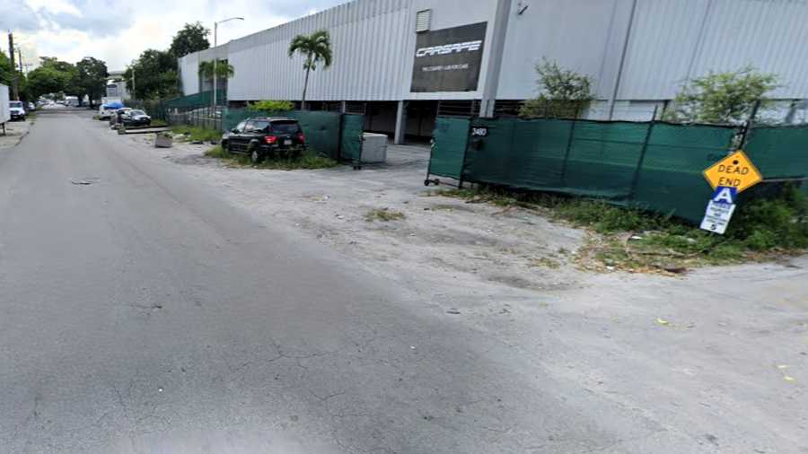 3480 NW 41st St Parking