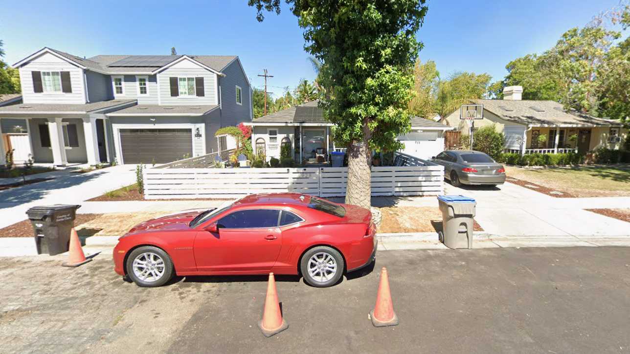 1928 Kirkland Ave Parking